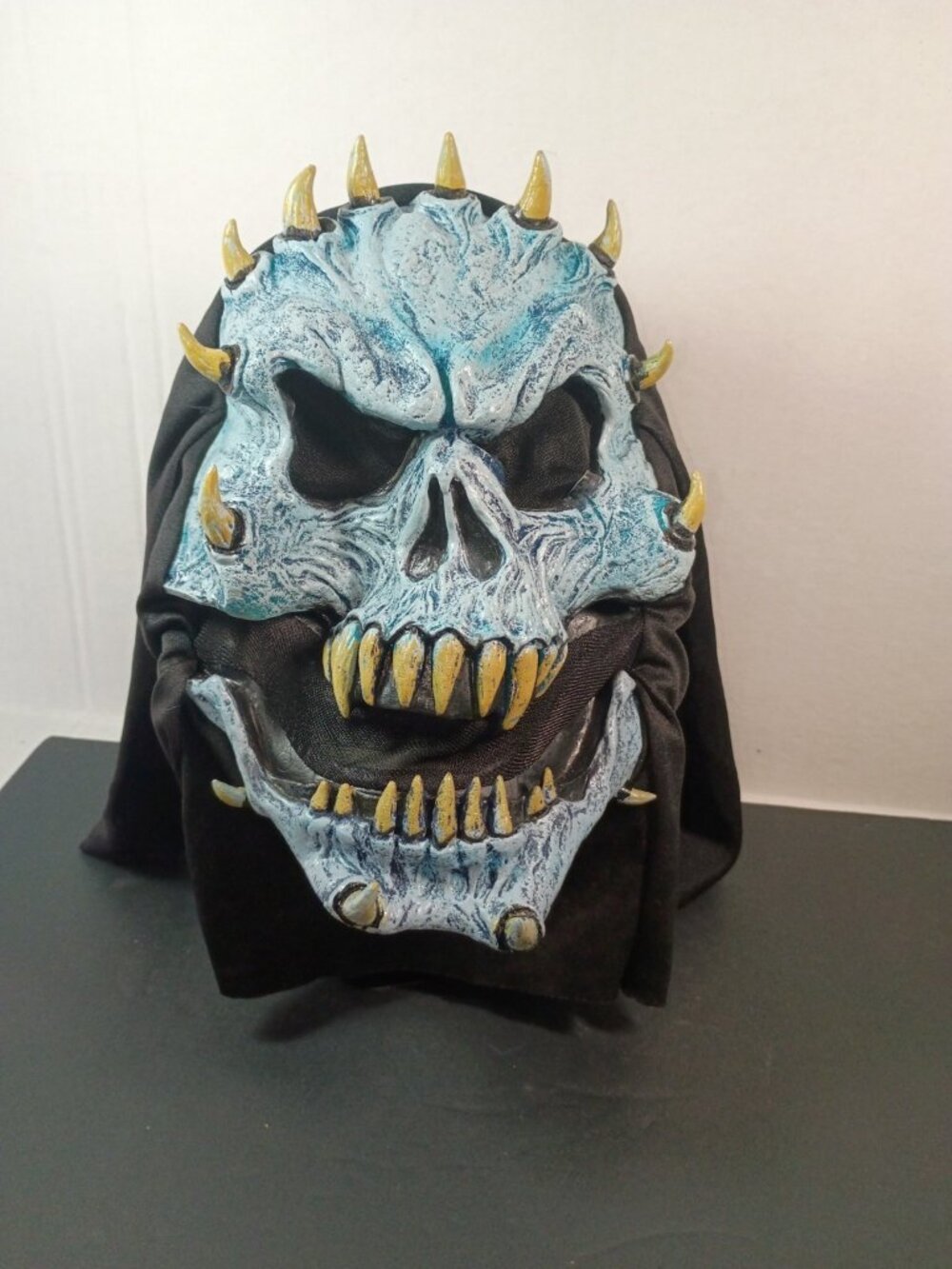 Vintage Fun World Easter Unlimited Blue Skull With Spikes Halloween Mask 8450
